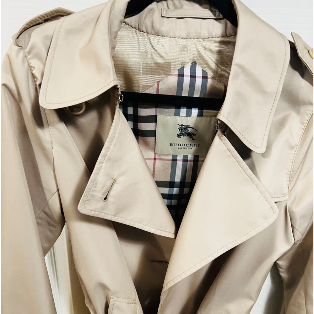 Burberry Mid-Length Kensington Heritage Trench Coat
